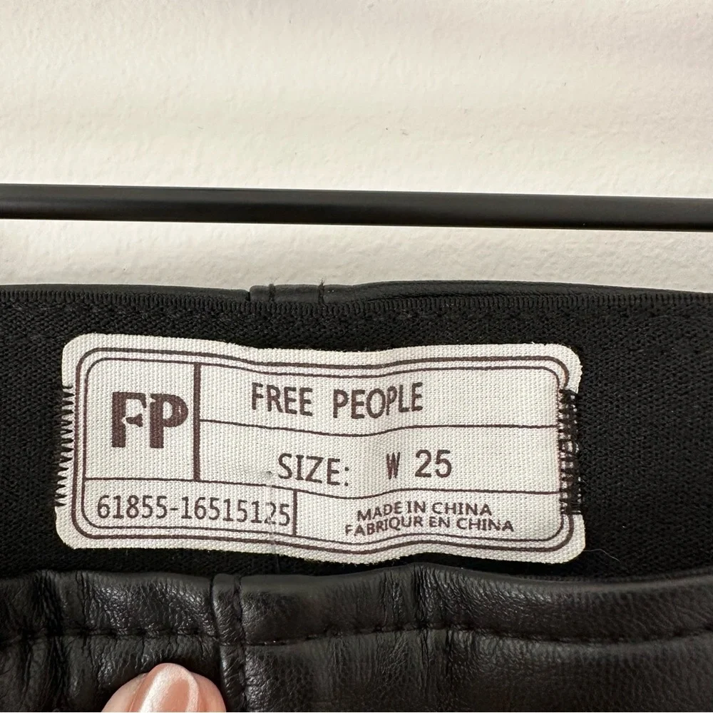 Free People Black Wide Flare Vegan Faux Leather Punk Gothic Pants Size 25 - Picture 7 of 8